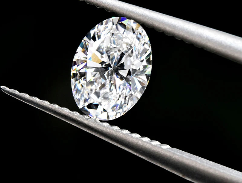 Oval Cut Lab grown diamonds including a GIA IGI certificate 
Colour: D E F G 
Clarity: VVS
Sizes: 1ct 3ct 5ct
Cut: Excellent cut