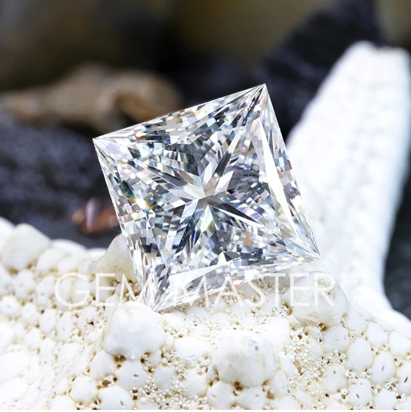 Princess Lab grown diamonds including a GIA IGI certificate 
Colour: D E F G 
Clarity: VVS VS 
Sizes: 0.5ct 1ct 2ct