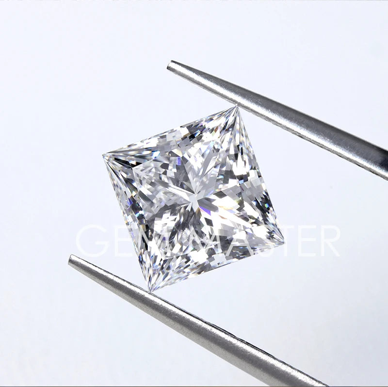Princess Lab grown diamonds including a GIA IGI certificate 
Colour: D E F G 
Clarity: VVS VS 
Sizes: 0.5ct 1ct 2ct