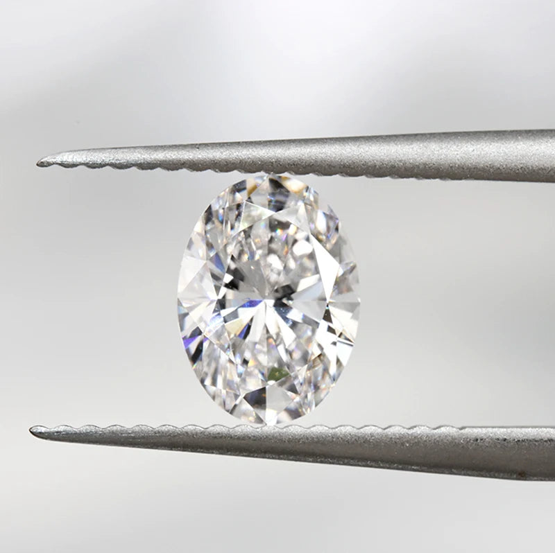 Oval Cut Lab grown diamonds including a GIA IGI certificate 
Colour: D E F G 
Clarity: VVS
Sizes: 1ct 3ct 5ct
Cut: Excellent cut