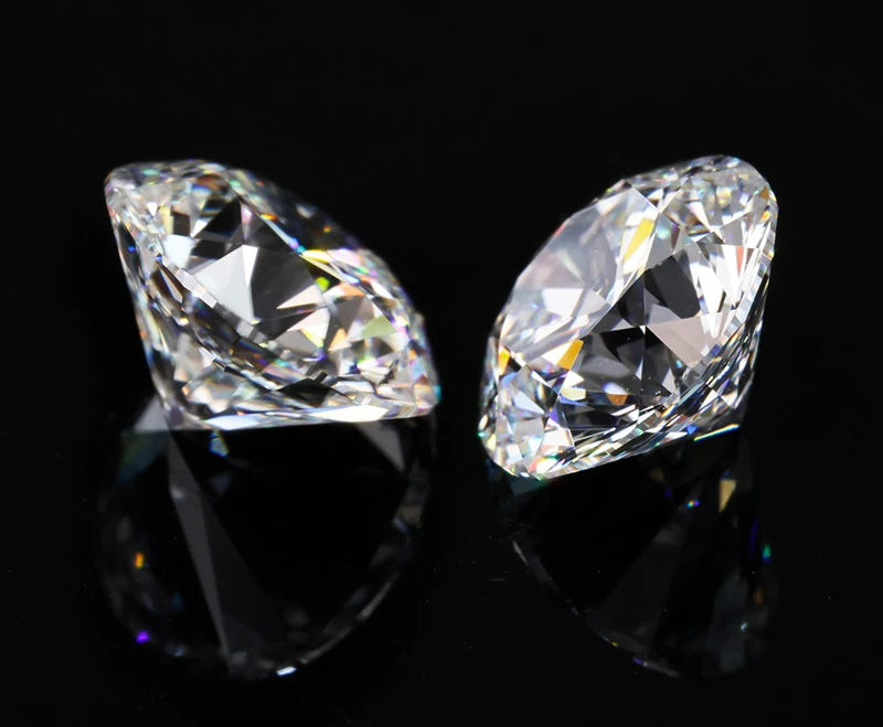 Round Brilliant cut Lab grown diamonds including a GIA IGI certificate 
Colour: D E F G 
Clarity: VVS 
Sizes: 1ct 2ct 3ct