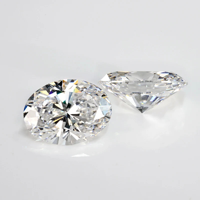 Oval Cut Lab grown diamonds including a GIA IGI certificate 
Colour: D E F G 
Clarity: VVS
Sizes: 1ct 3ct 5ct
Cut: Excellent cut