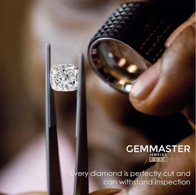 Cushion cut Lab grown diamonds including a GIA IGI certificate 
Colour: D E F 
Clarity: VVS
Sizes: 0.5ct 1ct
Cut: Excellent cut